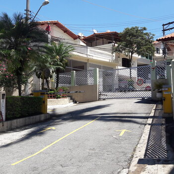 Sobrado 2 Dorms. + Escritório - Cond. Bandeirantes