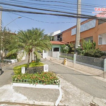 Sobrado 3 Dorms. - Sendo 1 Suíte c/ Closet + Escritório - Cond. Bandeirantes 