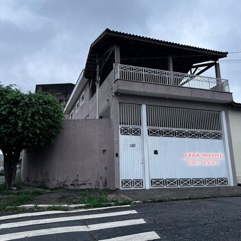 Sobrado 3 Dorms (sendo 1 Suíte) - Jd. das Flores