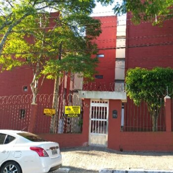 Apartamento 70m totalmente reformado R$ 300.000,00 Parque das árvores / Interlagos 