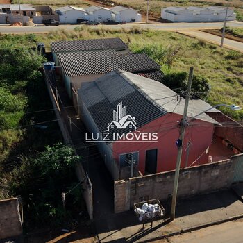 Vendo 1Casa mais 3Barracos em Guarda dos Ferreiros/Rio Paranaíba MG