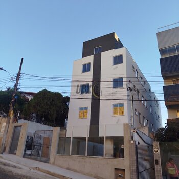 Apartamento 1 quarto com pé direito duplo!