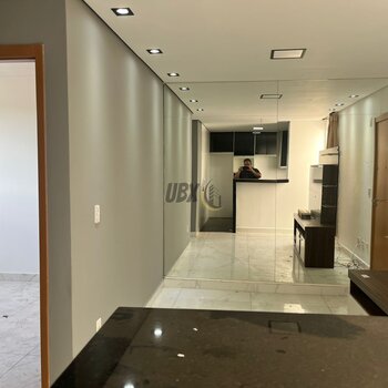 Excelente 2 quartos todo reformado  e 2 vagas paralelas na garagem!
