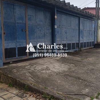 Aluga-se Casa de 3 Dormitório Condomínio Flórida.